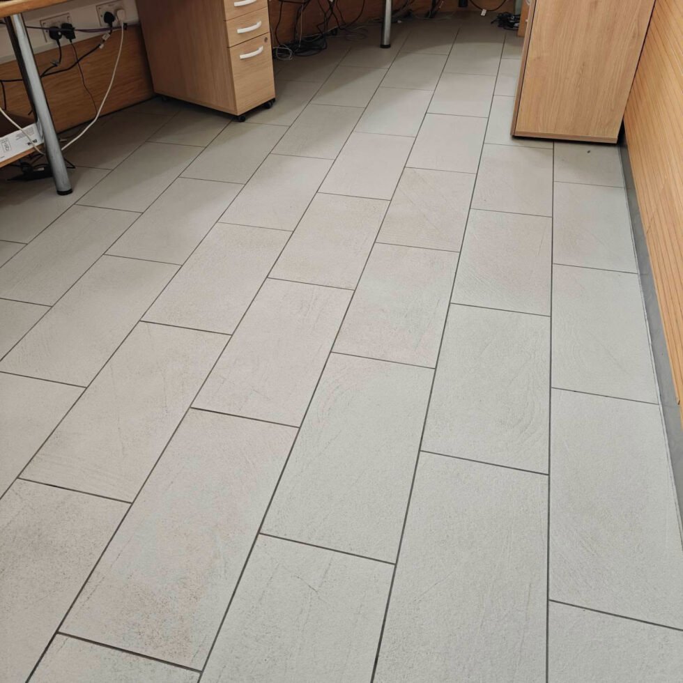 Piso porcelanato - limpeza profissional